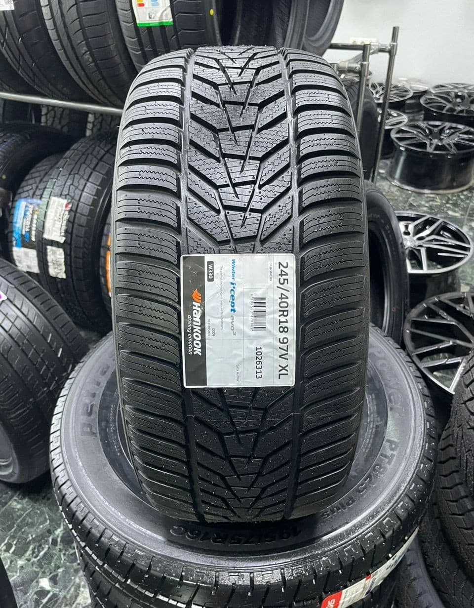 Hankook W330 i cept Evo3 245/40 R18 97V XL