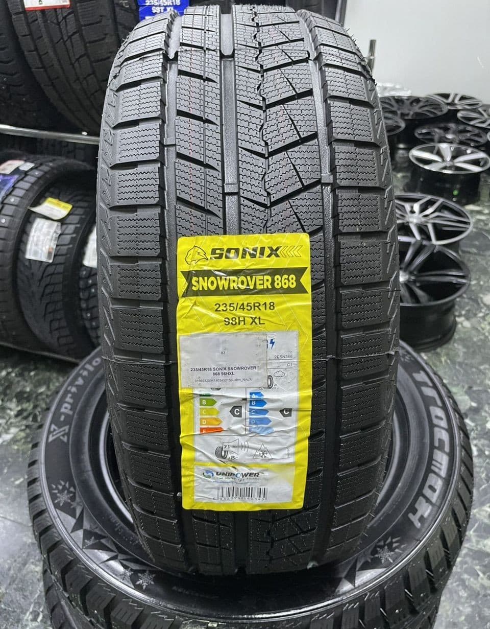 Sonix Snowrover 868 235/45 R18 98H XL