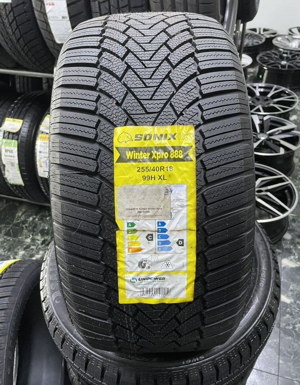 Sonix WinterXPro 888 255/40 R18 99H