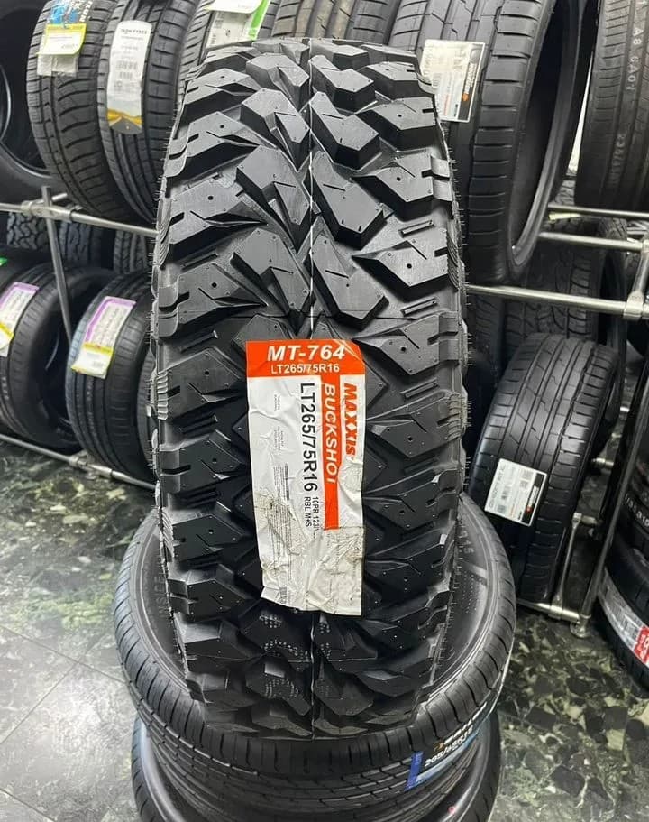 Maxxis MT-764 Buckshot Mudder II 265/75 R16 123K