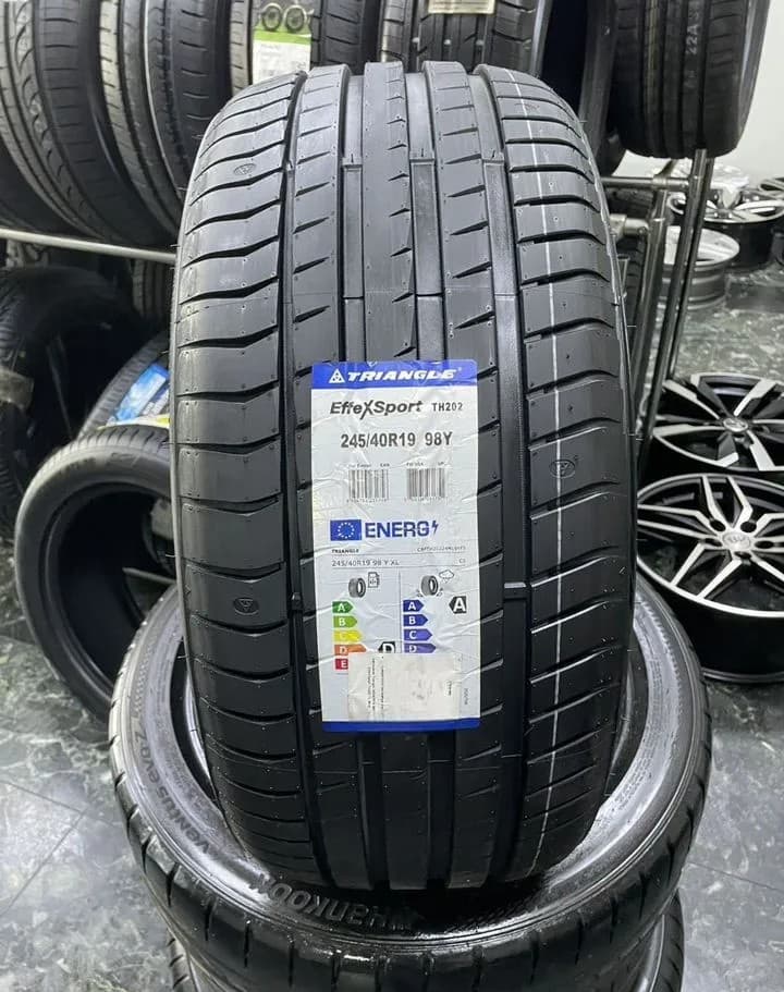 Triangle TH202 EffeXSport 245/40 R19 98Y XL