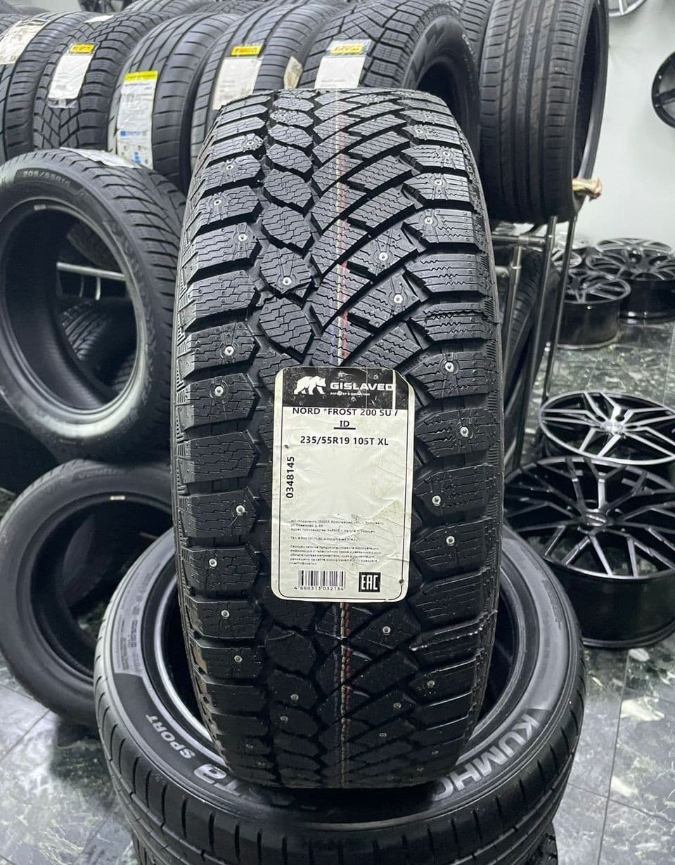 Gislaved Nord Frost 200 SUV 235/55 R19 105T