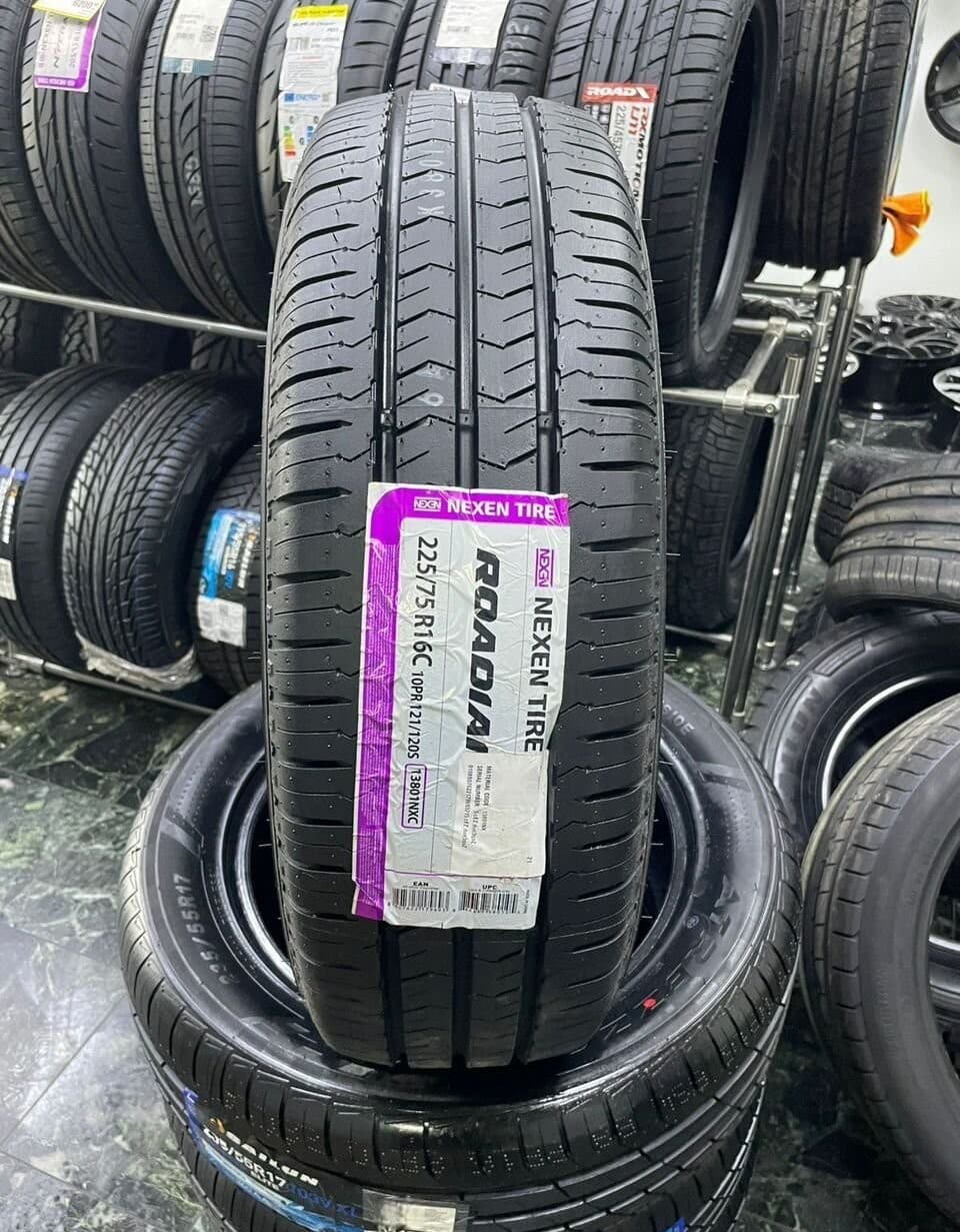 Nexen Roadian CT8 225/75 R16C 121S