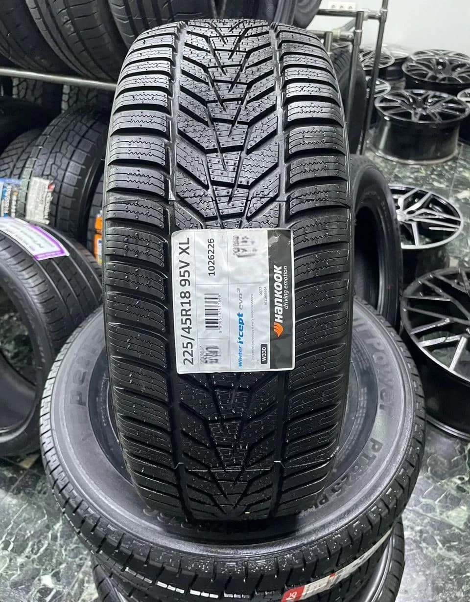 Hankook W330 i cept Evo3 225/45 R18 95V XL