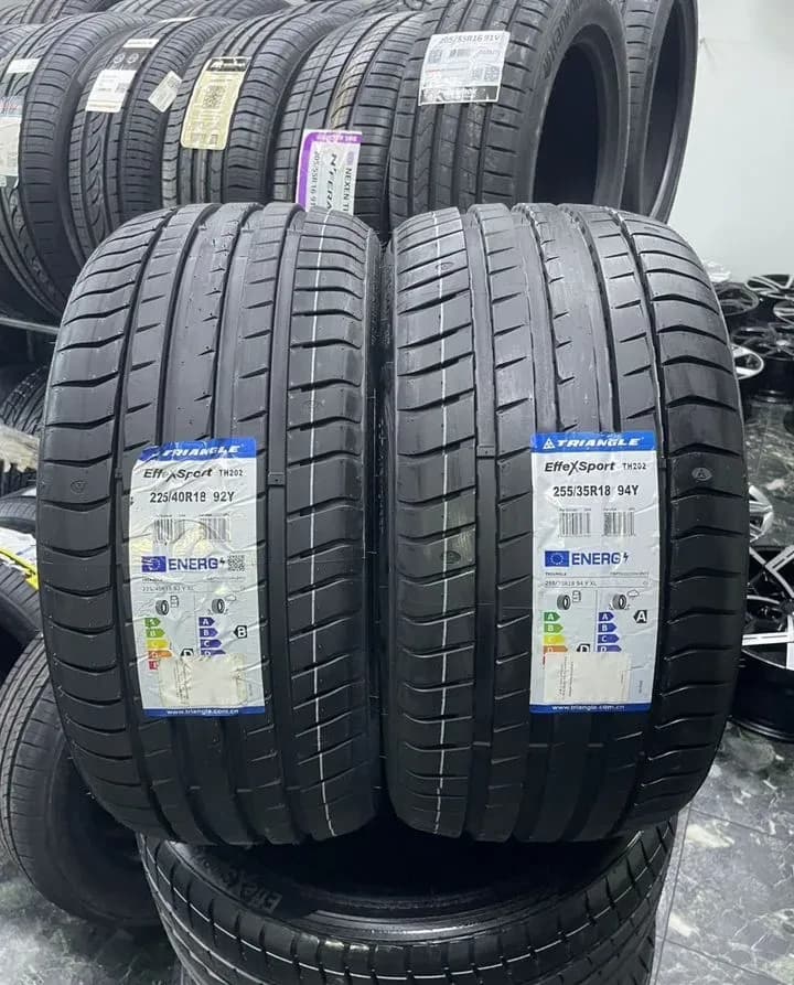Triangle EffeXSport TH202 225/40 R18 и 255/35 R18 94Y