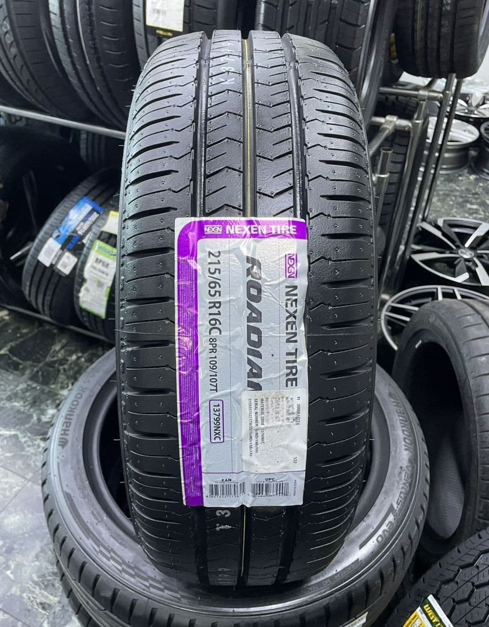 Nexen Roadian CT8 215/65 R16C 109T