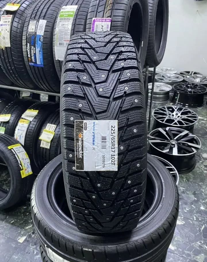 Hankook W429A i Pike X 225/65 R17 102T