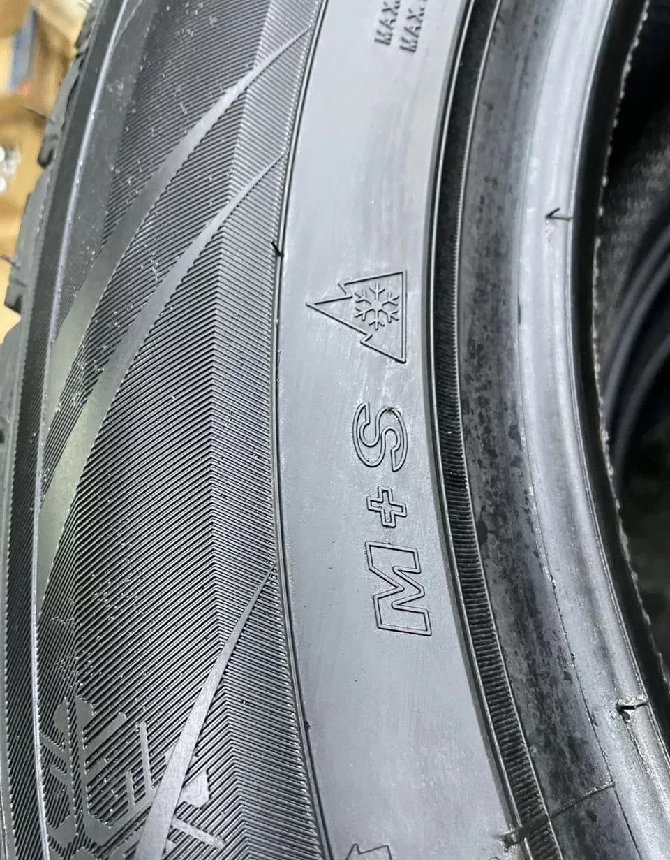 Maxxis Premitra Ice 5 SP5 SUV 235/60 R18 107T