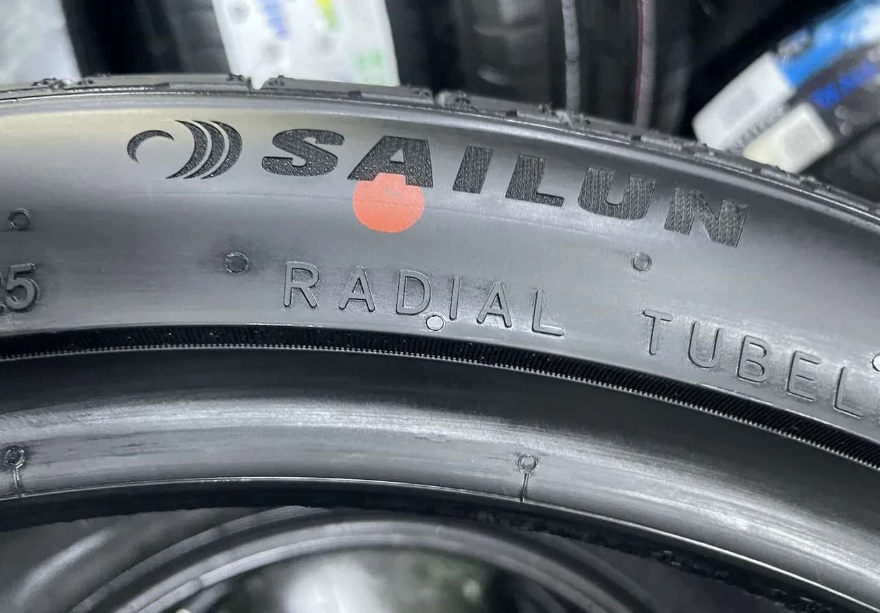 Sailun Atrezzo ZSR2 225/40 R19 и 255/35 R19 93Y