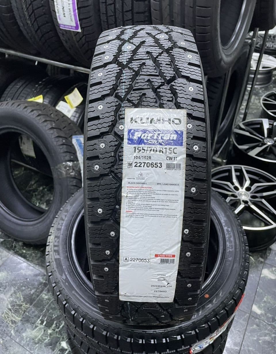 Kumho Winter PorTran CW11 195/70 R15C 104R