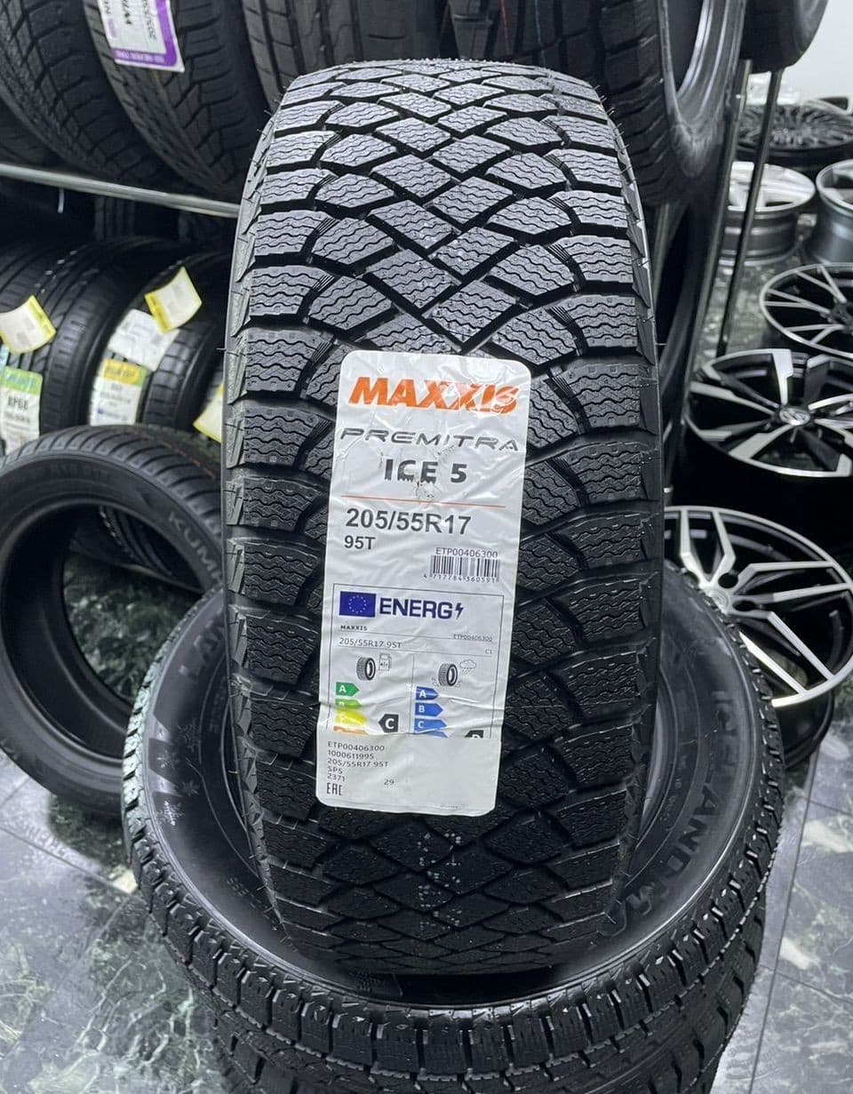 Maxxis Premitra Ice 5 SP5 205/55 R17 95T XL