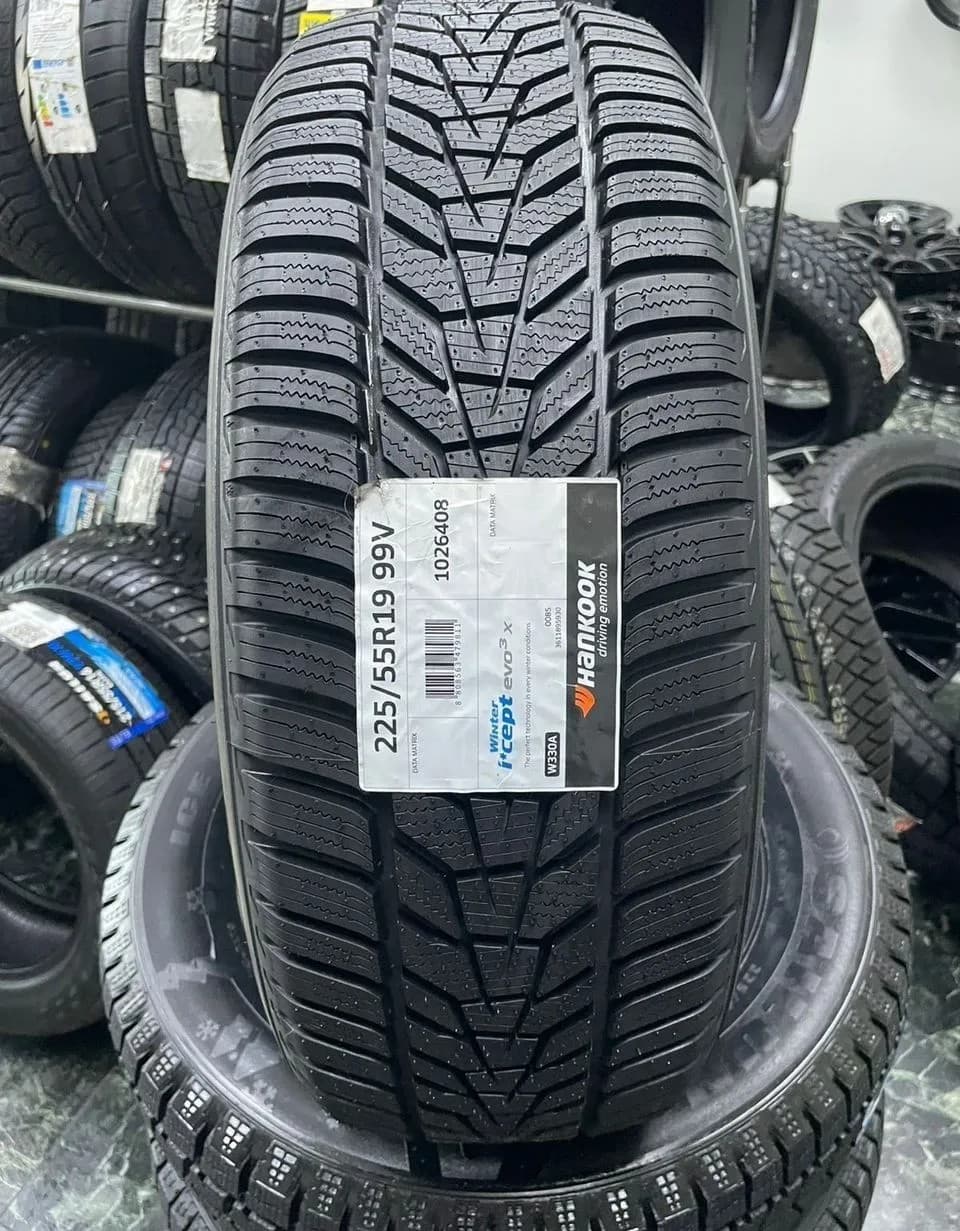 Hankook W330A i cept Evo3 225/55 R19 99V