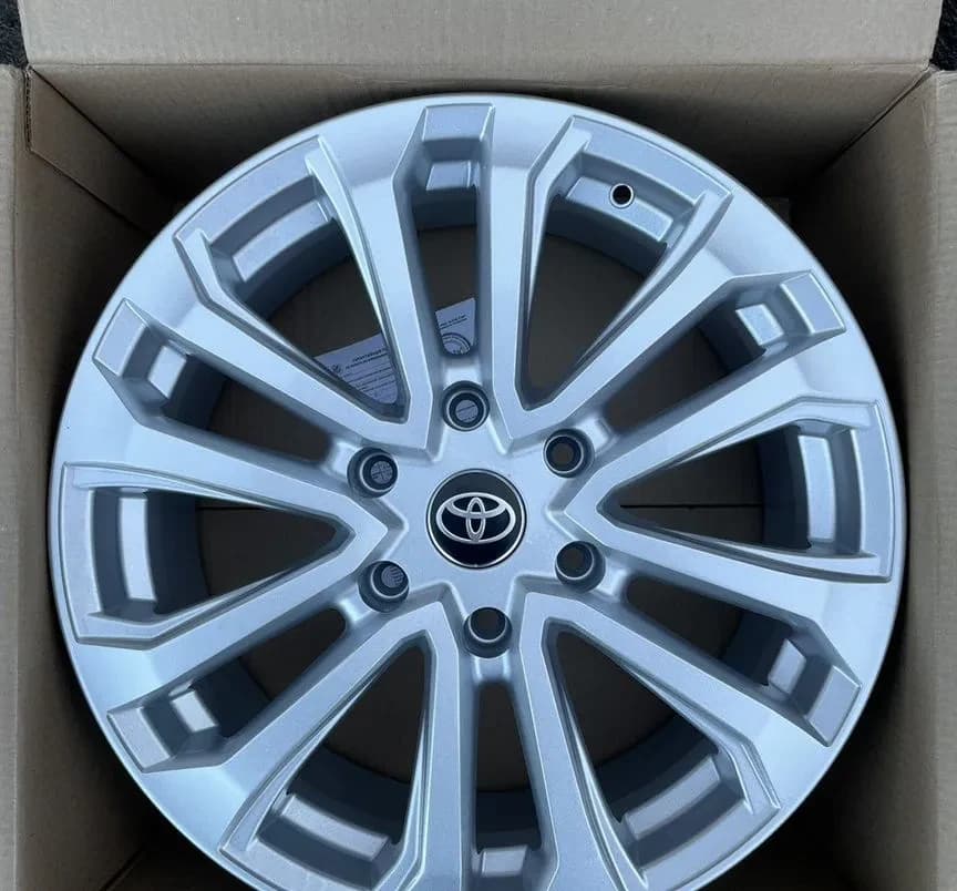 Литые диски Khomen Wheels KHW1714 7.5×R18 6×139.7