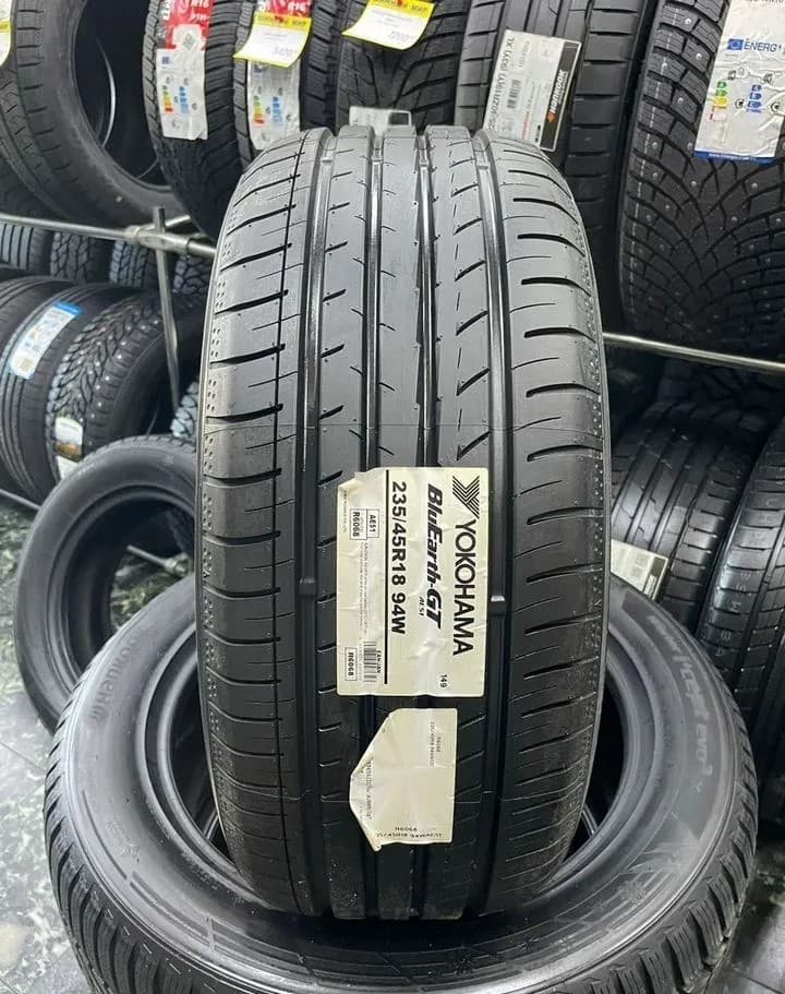 Yokohama BluEarth AE51 235/45 R18 94W
