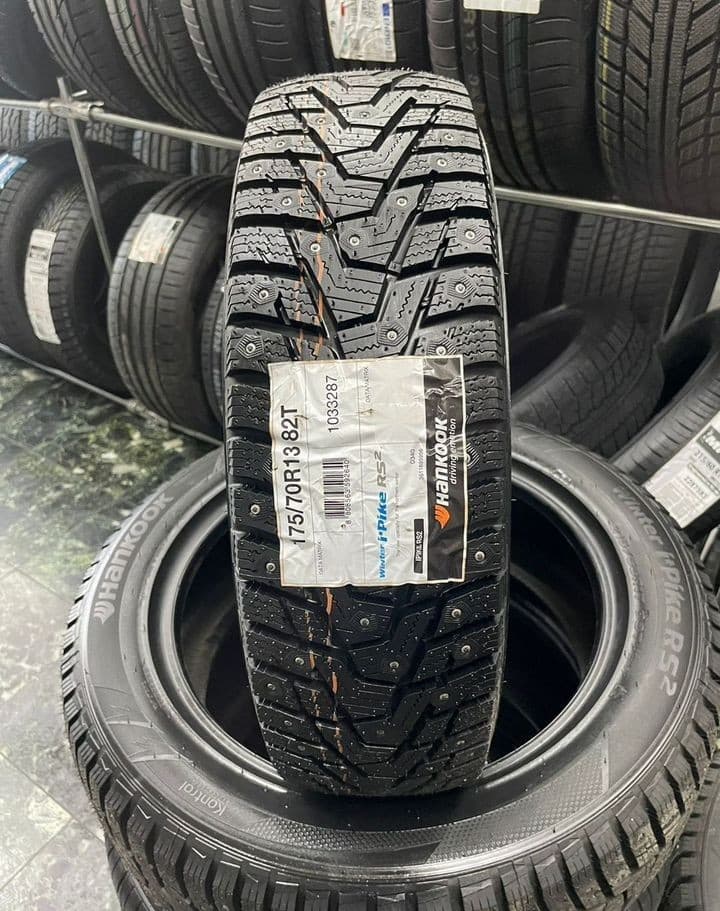 Hankook W429 i Pike RS2 175/70 R13 82T
