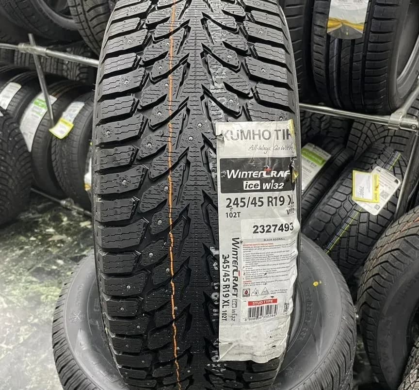 Kumho WinterCraft Ice Wi32 245/45 R19 102T